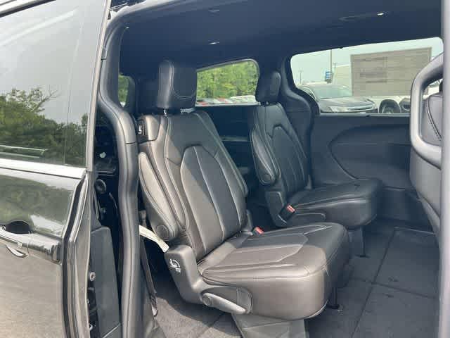 2027 Chrysler Pacifica PACIFICA SELECT AWD