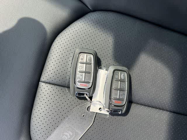 2027 Chrysler Pacifica PACIFICA SELECT AWD