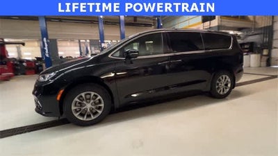 2026 Chrysler Pacifica PACIFICA SELECT AWD