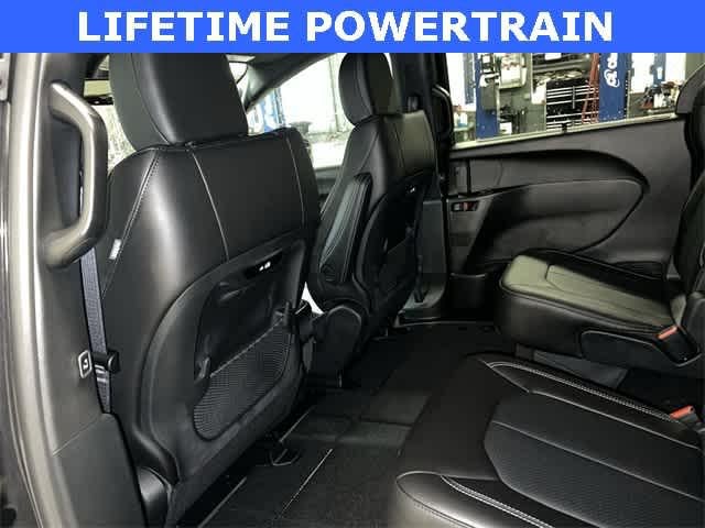 2026 Chrysler Pacifica PACIFICA SELECT AWD