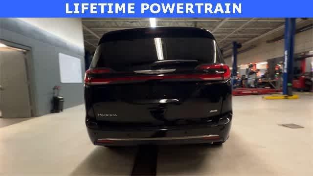 2026 Chrysler Pacifica PACIFICA SELECT AWD