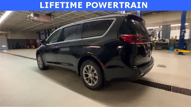 2026 Chrysler Pacifica PACIFICA SELECT AWD