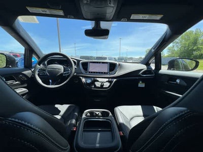 2027 Chrysler Pacifica PACIFICA SELECT AWD