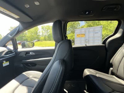 2027 Chrysler Pacifica PACIFICA SELECT AWD