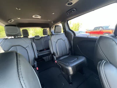 2027 Chrysler Pacifica PACIFICA SELECT AWD