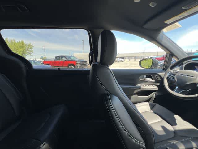 2027 Chrysler Pacifica PACIFICA SELECT AWD