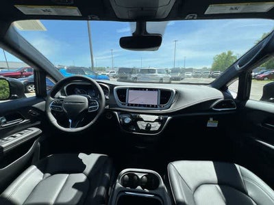 2027 Chrysler Pacifica PACIFICA SELECT AWD