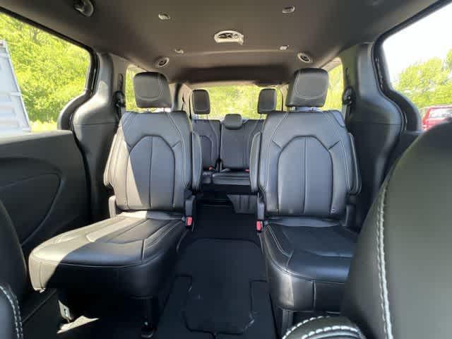 2027 Chrysler Pacifica PACIFICA SELECT AWD