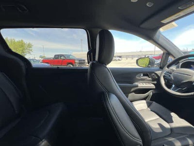 2027 Chrysler Pacifica PACIFICA SELECT AWD