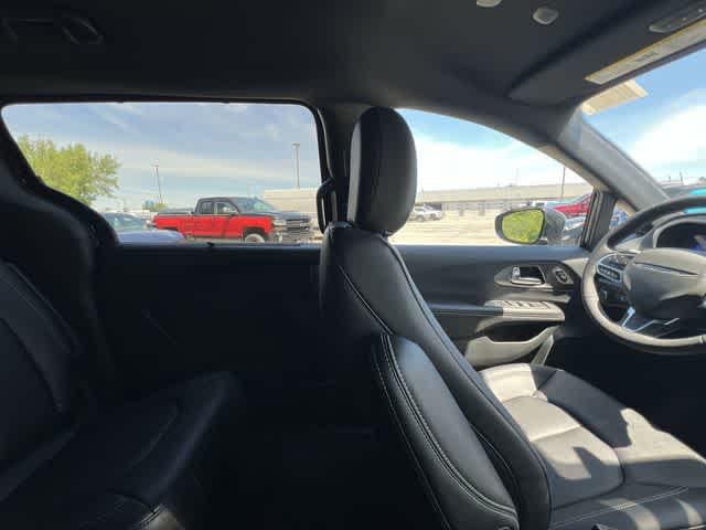 2027 Chrysler Pacifica PACIFICA SELECT AWD