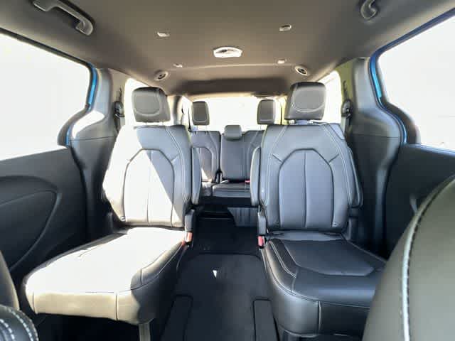 2027 Chrysler Pacifica PACIFICA SELECT AWD