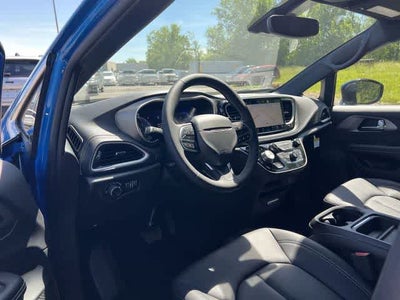 2027 Chrysler Pacifica PACIFICA SELECT AWD