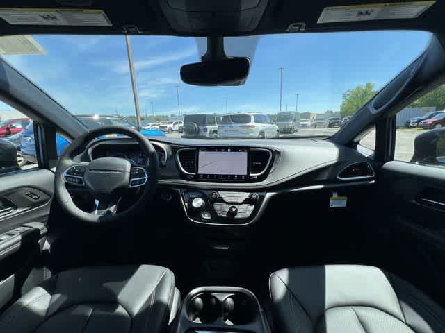 2027 Chrysler Pacifica PACIFICA SELECT AWD
