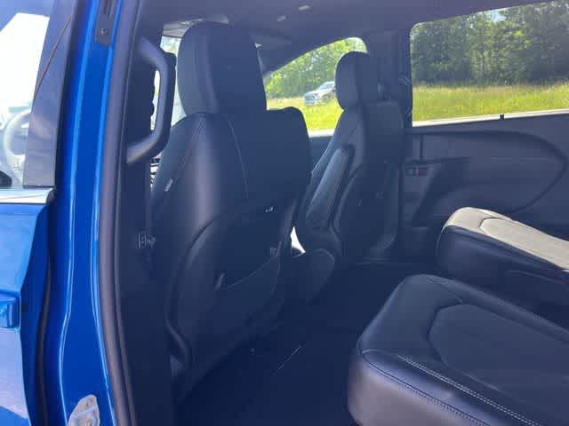 2027 Chrysler Pacifica PACIFICA SELECT AWD