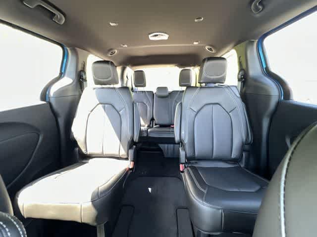 2027 Chrysler Pacifica PACIFICA SELECT AWD