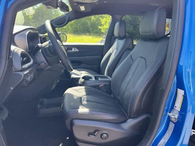 2027 Chrysler Pacifica PACIFICA SELECT AWD