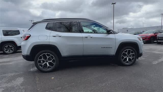 2025 Jeep Compass COMPASS LIMITED 4X4