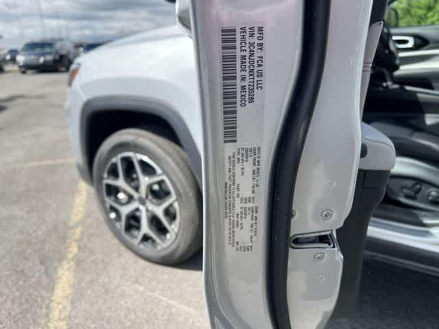2026 Jeep Compass COMPASS LIMITED 4X4