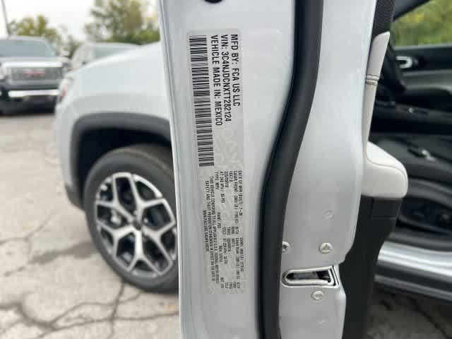 2026 Jeep Compass COMPASS LIMITED 4X4