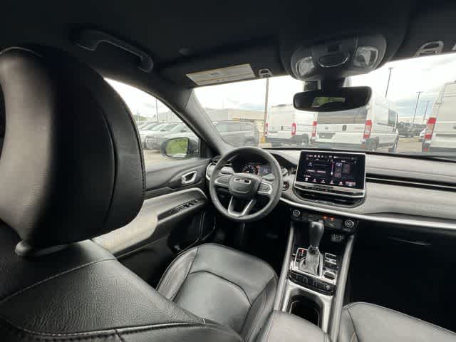 2023 Jeep Compass Latitude Lux FWD