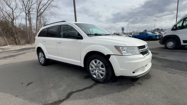 Used 2018 Dodge Journey SE with VIN 3C4PDCAB5JT498690 for sale in Yorkville, NY