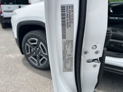 2026 Jeep Cherokee CHEROKEE LAREDO 4X4