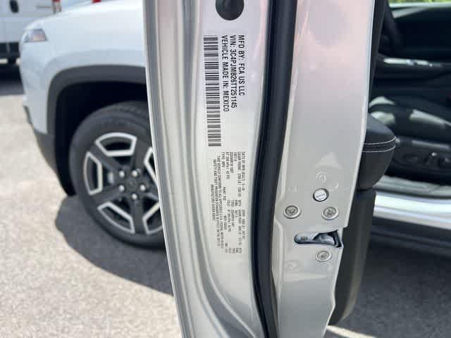 2026 Jeep Cherokee CHEROKEE LAREDO 4X4