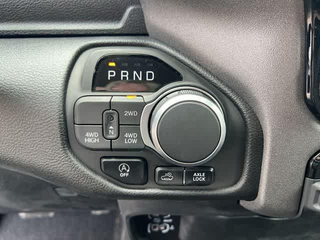 2026 RAM 1500 RAM 1500 WARLOCK CREW CAB 4X4 5'7' BOX