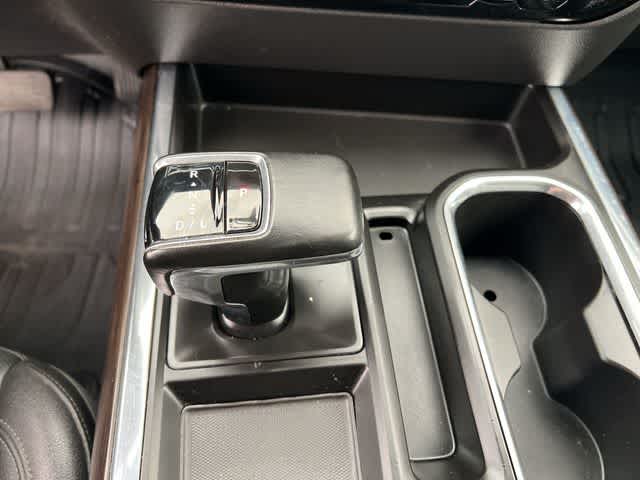 2024 GMC Sierra 1500 4WD Crew Cab Short Box SLT