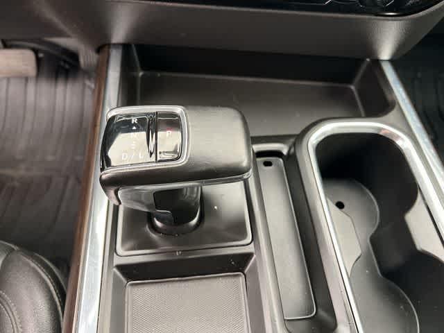2024 GMC Sierra 1500 4WD Crew Cab Short Box SLT