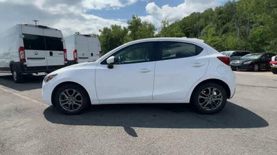 2020 Toyota Yaris LE