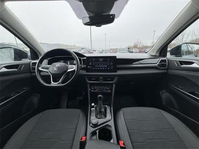 2025 Volkswagen Taos 1.5T SE Black