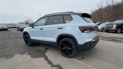 2025 Volkswagen Taos 1.5T SE Black