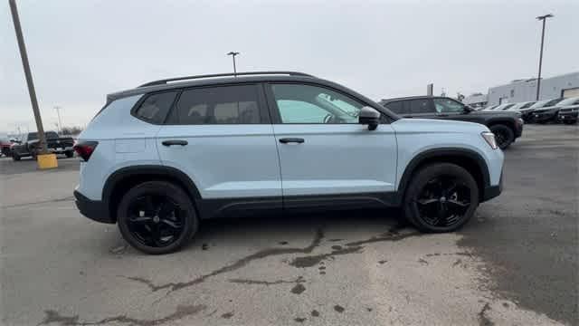 2025 Volkswagen Taos 1.5T SE Black