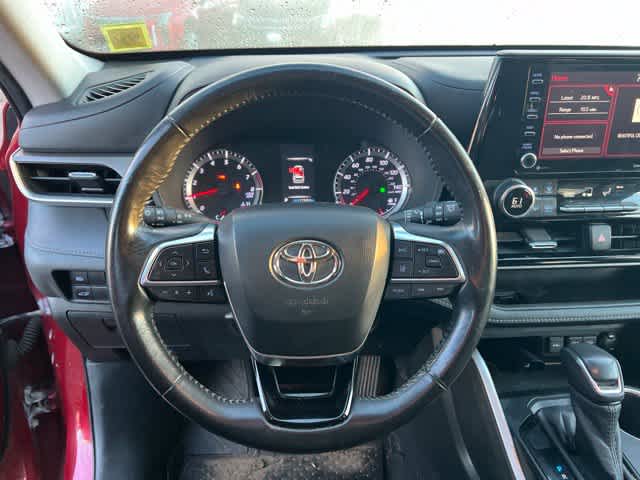 2020 Toyota Highlander LE