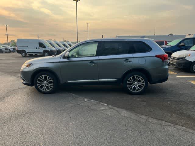 2017 Mitsubishi Outlander SE