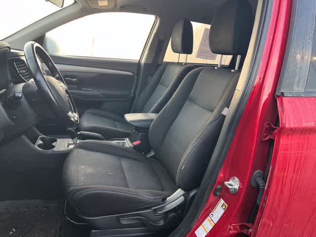 2016 Mitsubishi Outlander SE