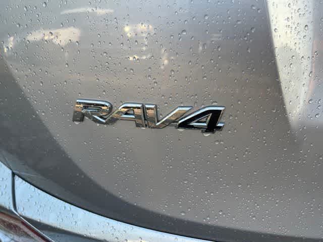 2018 Toyota RAV4 Hybrid XLE