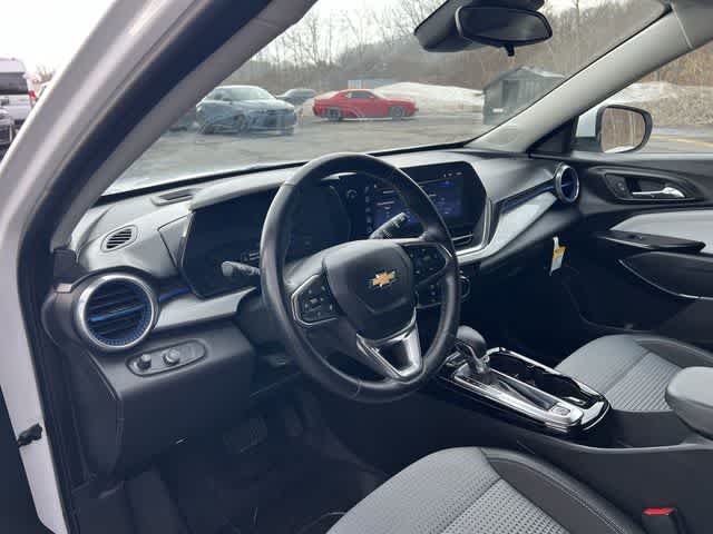 2024 Chevrolet Trax FWD LT