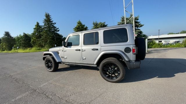 2020 Jeep Wrangler Unlimited Sahara Altitude