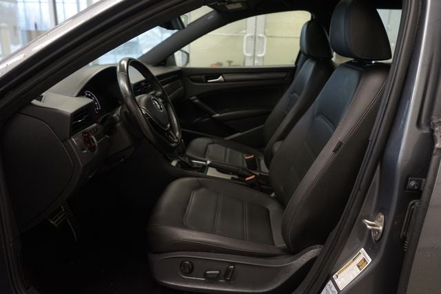 2021 Volkswagen Passat 2.0T R-Line