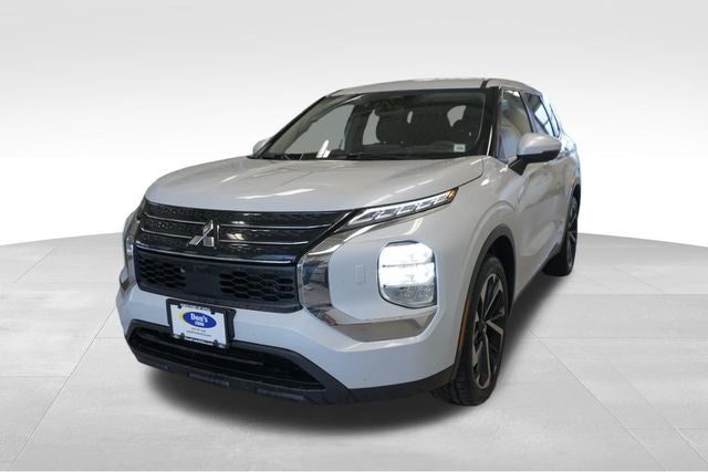 2022 Mitsubishi Outlander ES