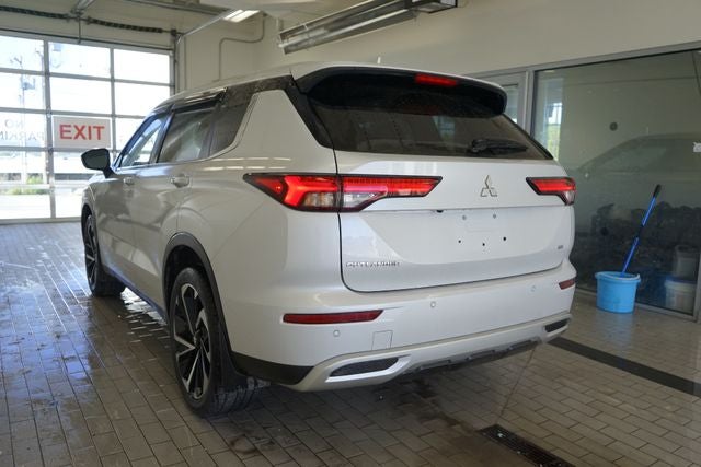 2022 Mitsubishi Outlander SE