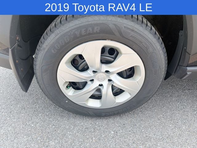 2019 Toyota RAV4 LE
