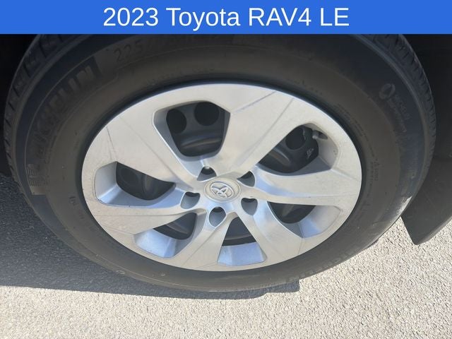 2023 Toyota RAV4 LE