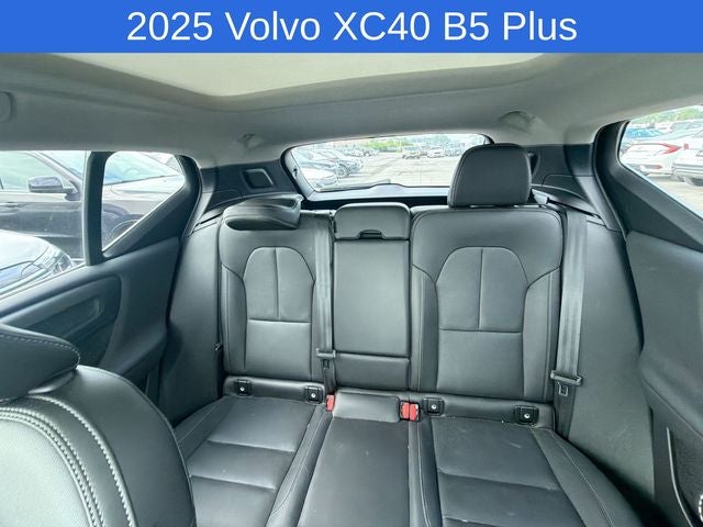 2025 Volvo XC40 B5 Plus Bright Theme