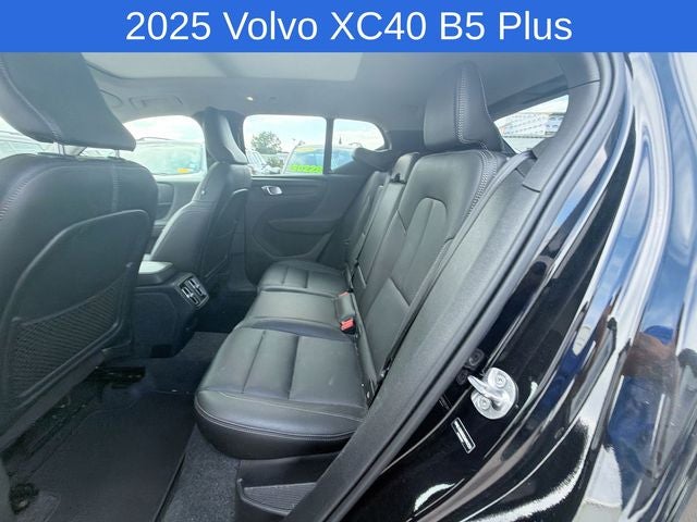 2025 Volvo XC40 B5 Plus Bright Theme