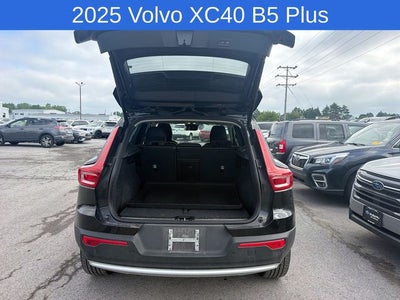 2025 Volvo XC40 B5 Plus Bright Theme