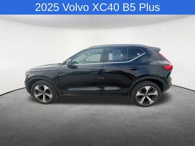 2025 Volvo XC40 B5 Plus Bright Theme
