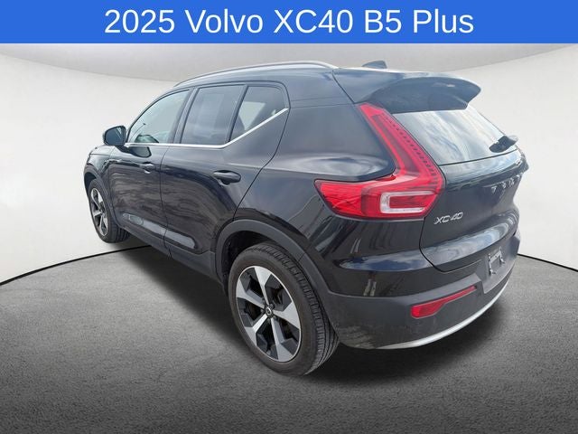 2025 Volvo XC40 B5 Plus Bright Theme
